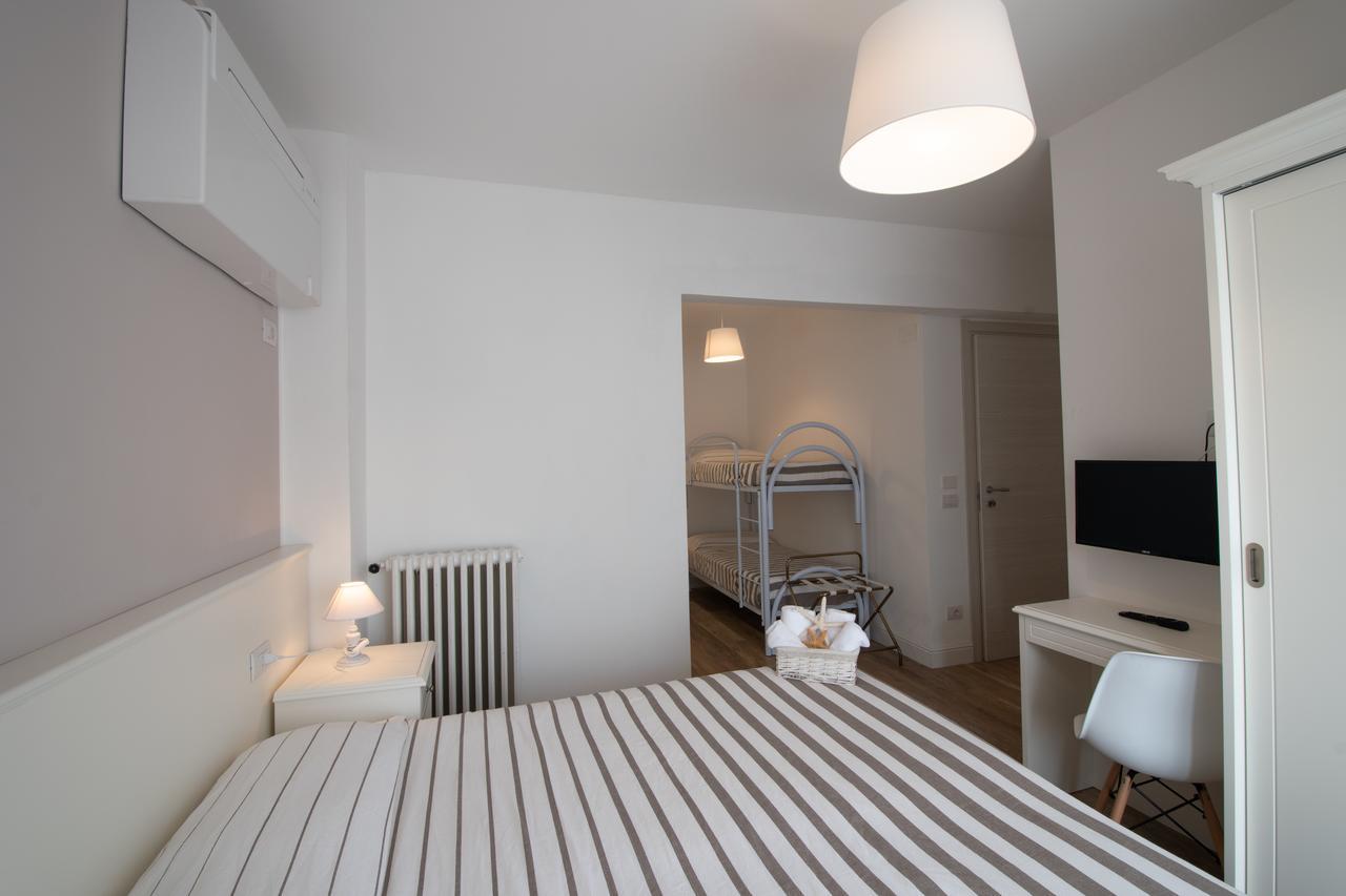 Hotel Continental Pietra Ligure Esterno foto