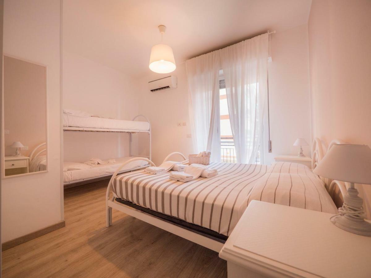 Hotel Continental Pietra Ligure Esterno foto