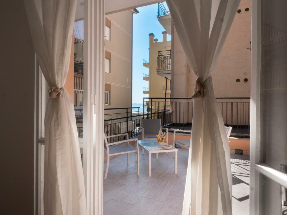 Hotel Continental Pietra Ligure Esterno foto